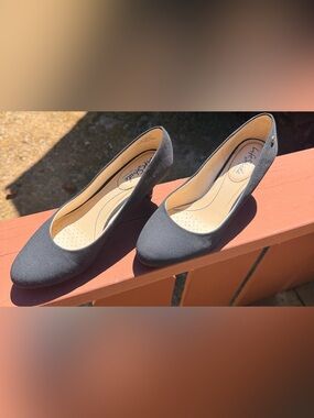 Life Stride Parigi Black Women's Low Round-Toe Heels 8W.
